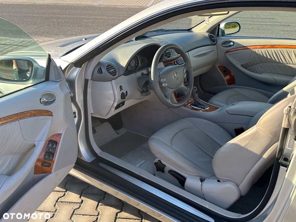 Mercedes-Benz CLK - 12