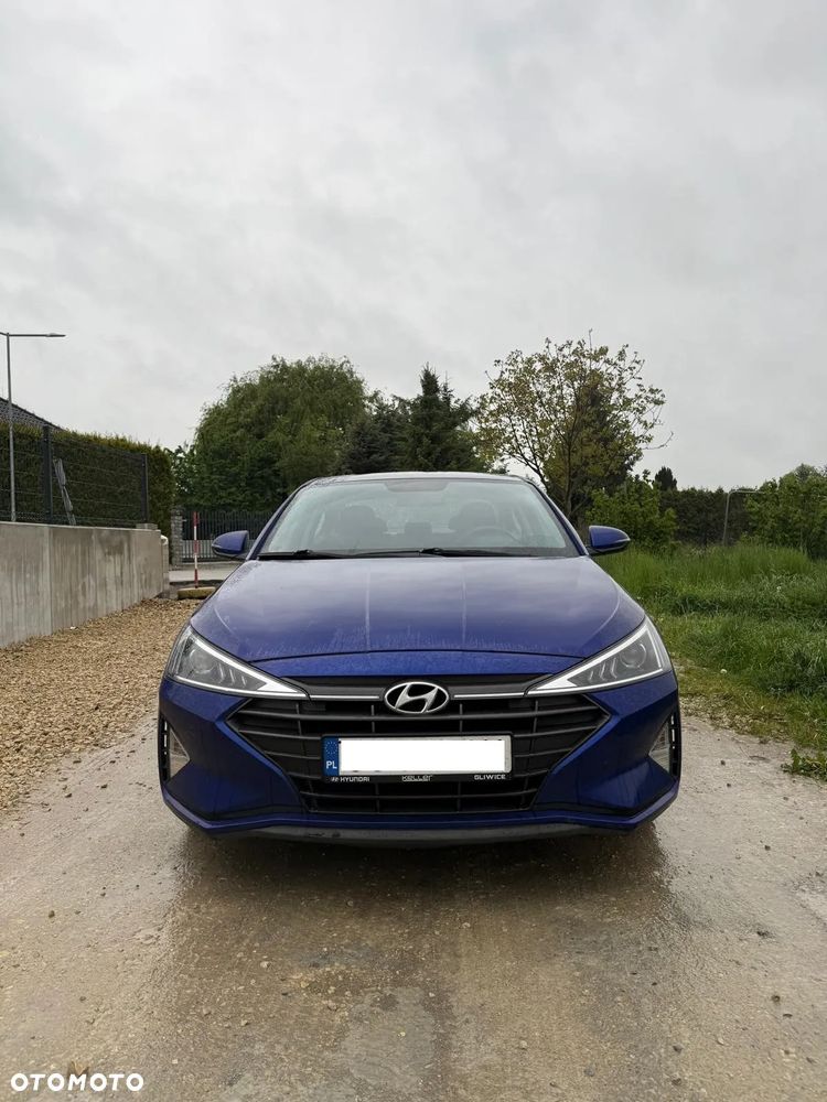 Hyundai Elantra 1.6 Comfort - 3