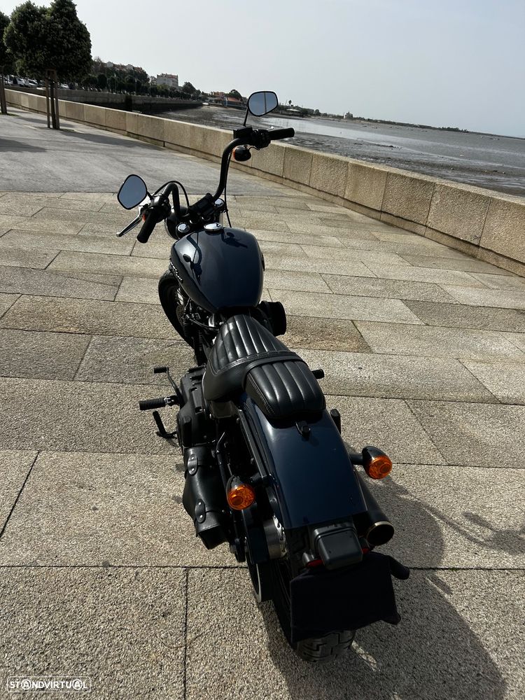 Harley-Davidson Softail Street Bob - 16
