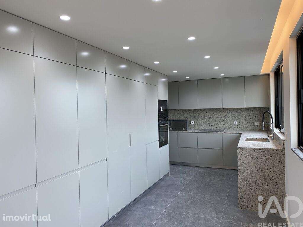 Apartamento T3 em Mafamude e Vilar do Paraíso de 155,00 m2 - Grande imagem: 2/30