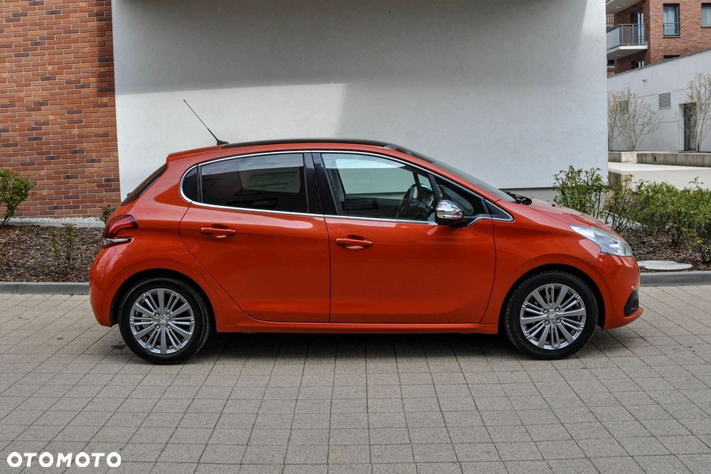 Peugeot 208 - 5