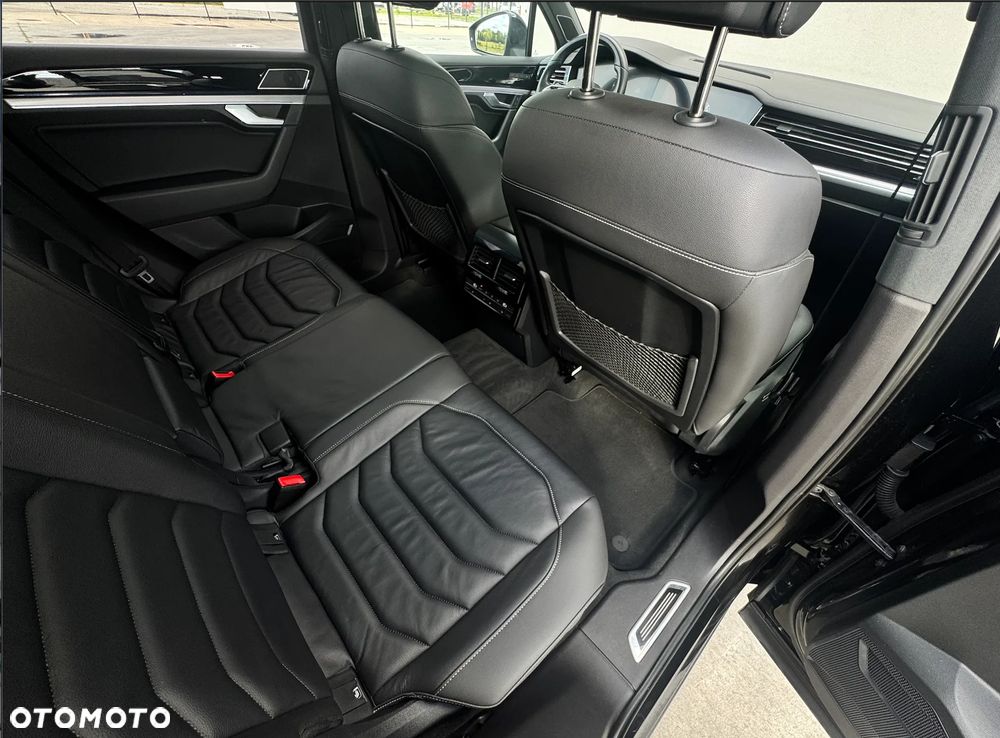 Volkswagen Touareg 3.0 V6 TDI 4Motion R-Line - 12
