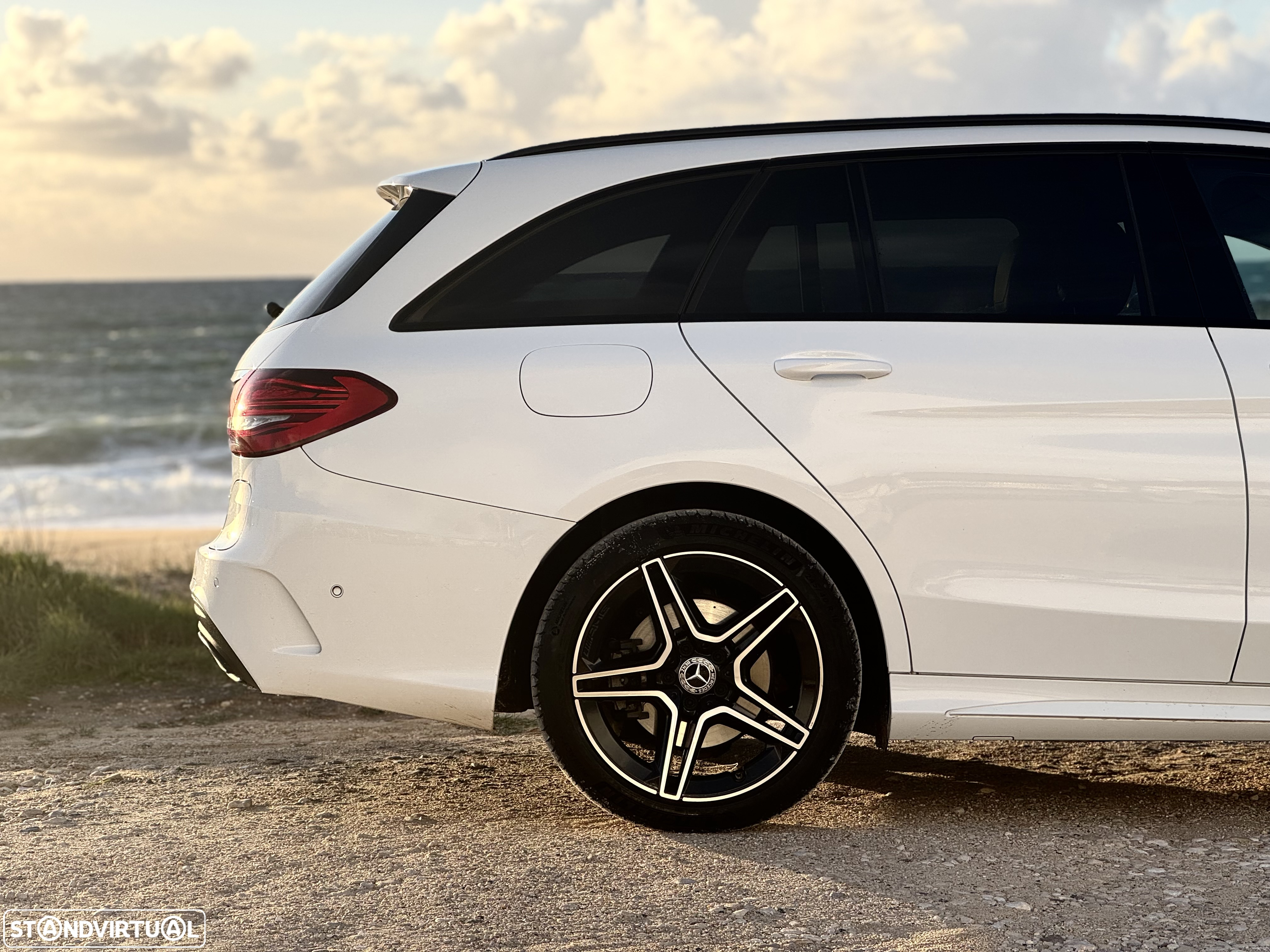 Mercedes-Benz C 300 e AMG Line - 12