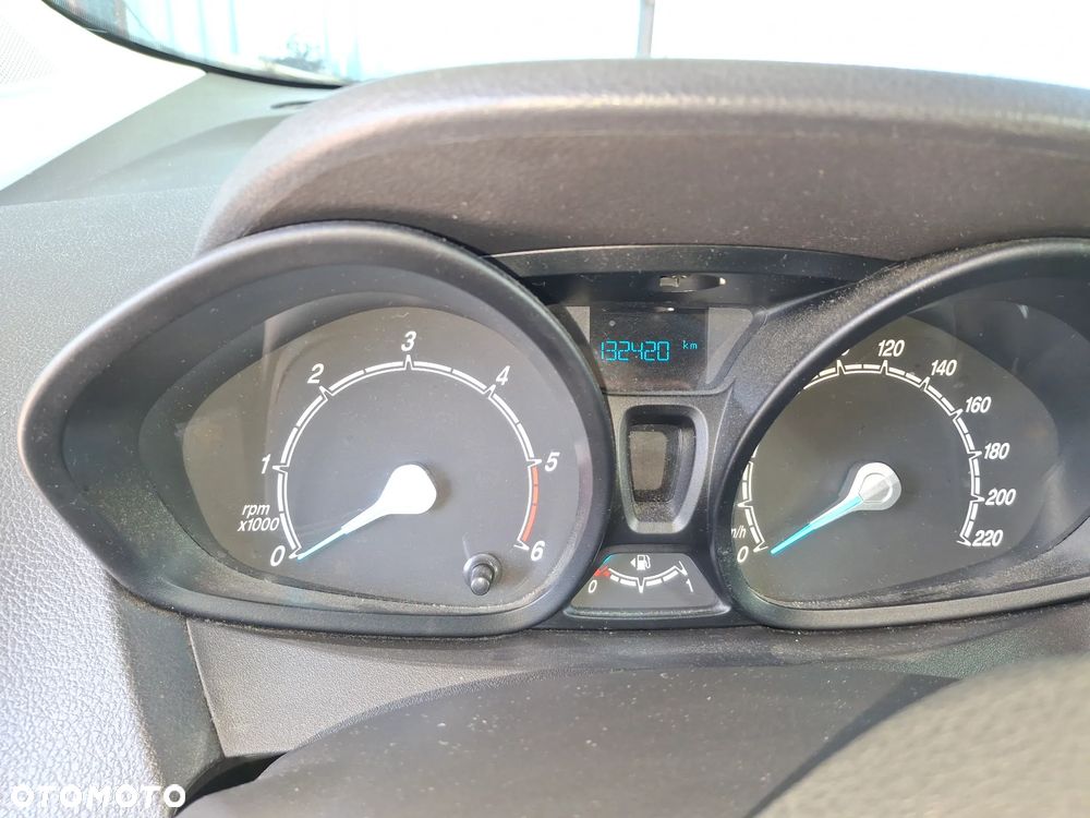 Ford Tourneo Courier - 8