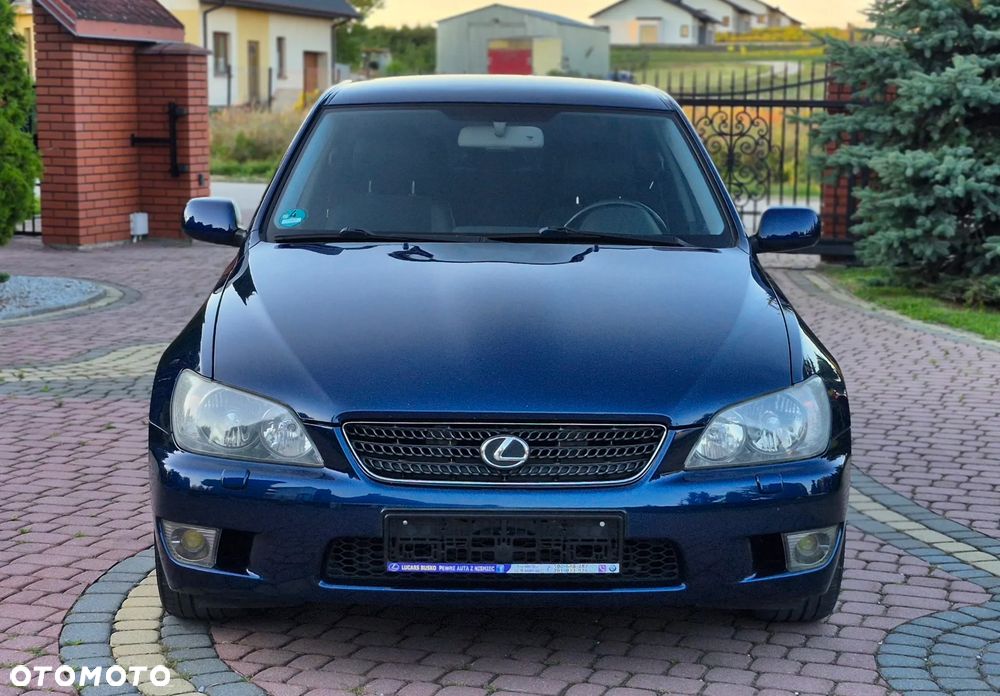 Lexus IS 200 Prestige - 32