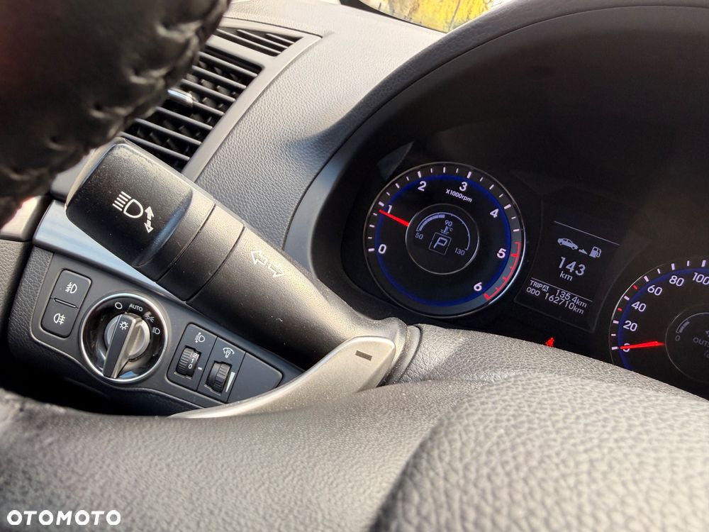 Hyundai i40 i40cw 1.7 CRDi Automatik Fifa World Cup Edition - 24