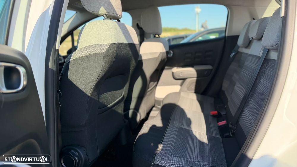 Citroën C3 1.2 PureTech Shine EAT6 - 10