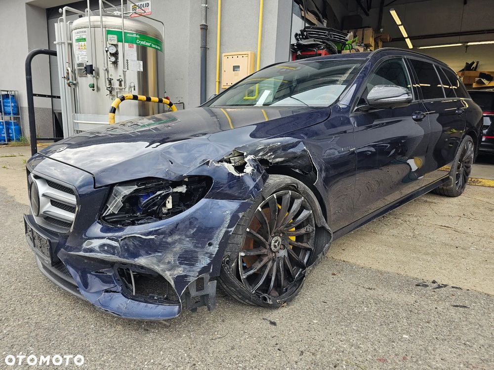 Mercedes-Benz Klasa E 220 d 4Matic 9G-TRONIC AMG Line - 8