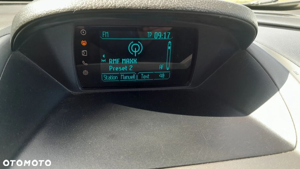 Ford Transit Courier - 13