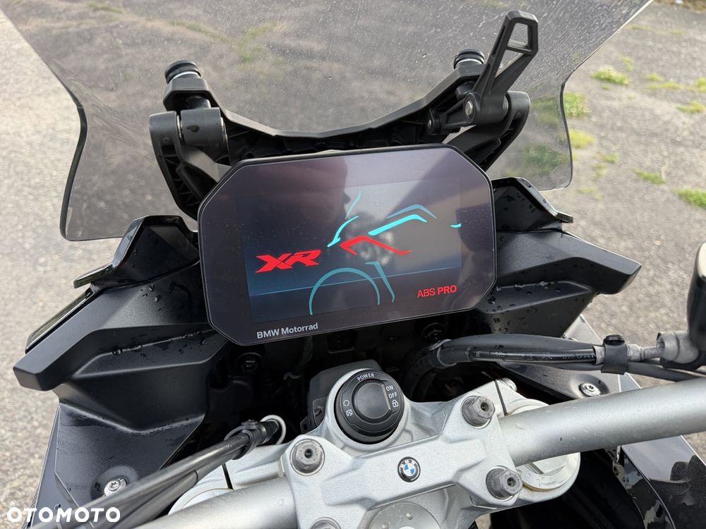 BMW XR - 9