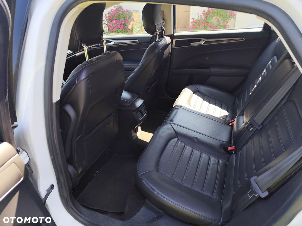 Ford Fusion - 9