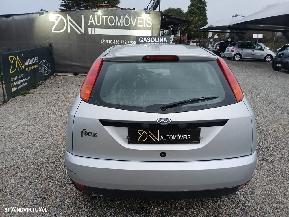 Ford Focus 1.4 Ambiente - 4