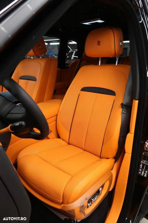 Rolls-Royce Cullinan - 6
