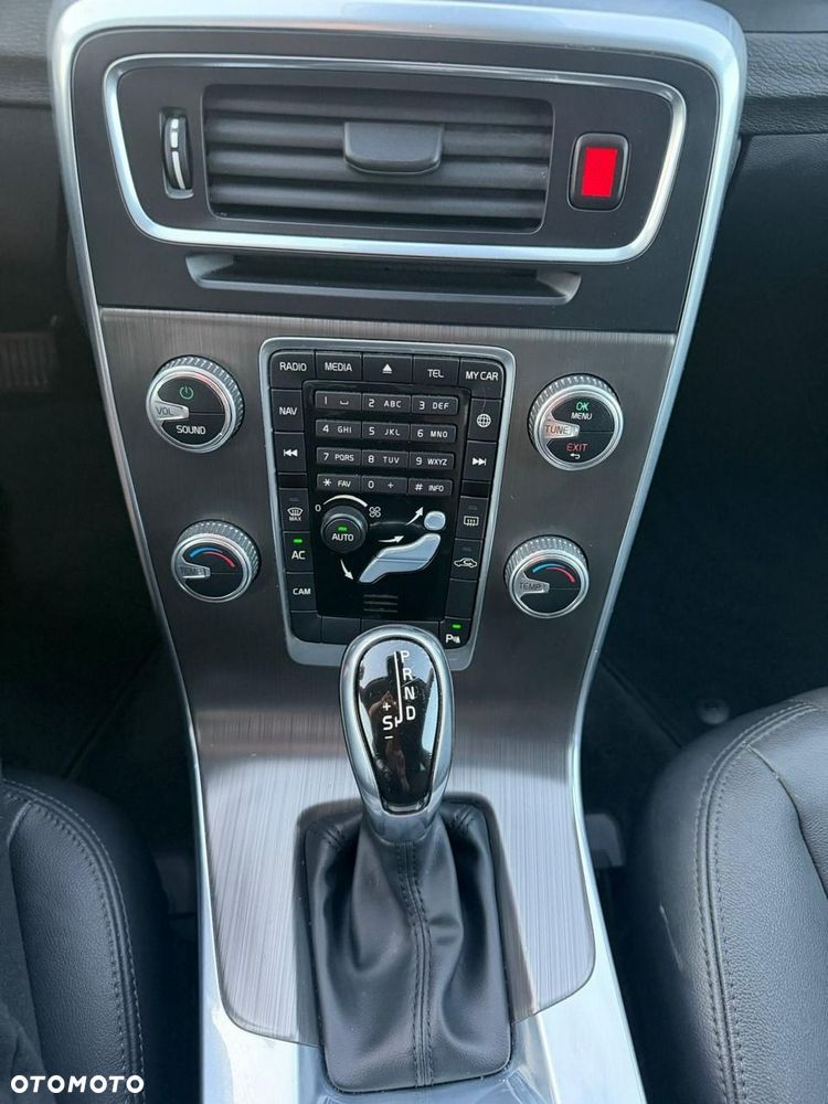Volvo V60 D3 Momentum - 17