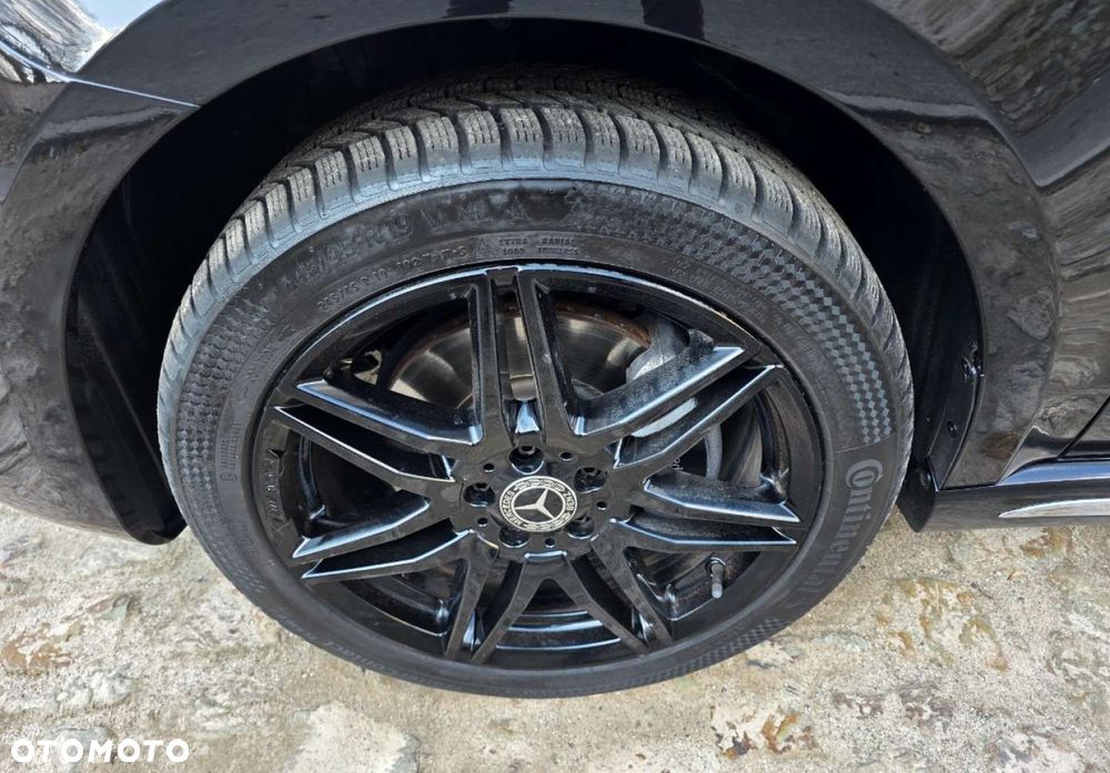 Mercedes-Benz Klasa V - 37