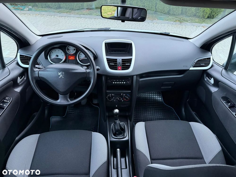 Peugeot 207 75 Urban Move - 10