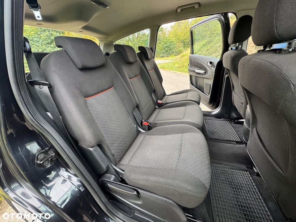 Ford S-Max - 38