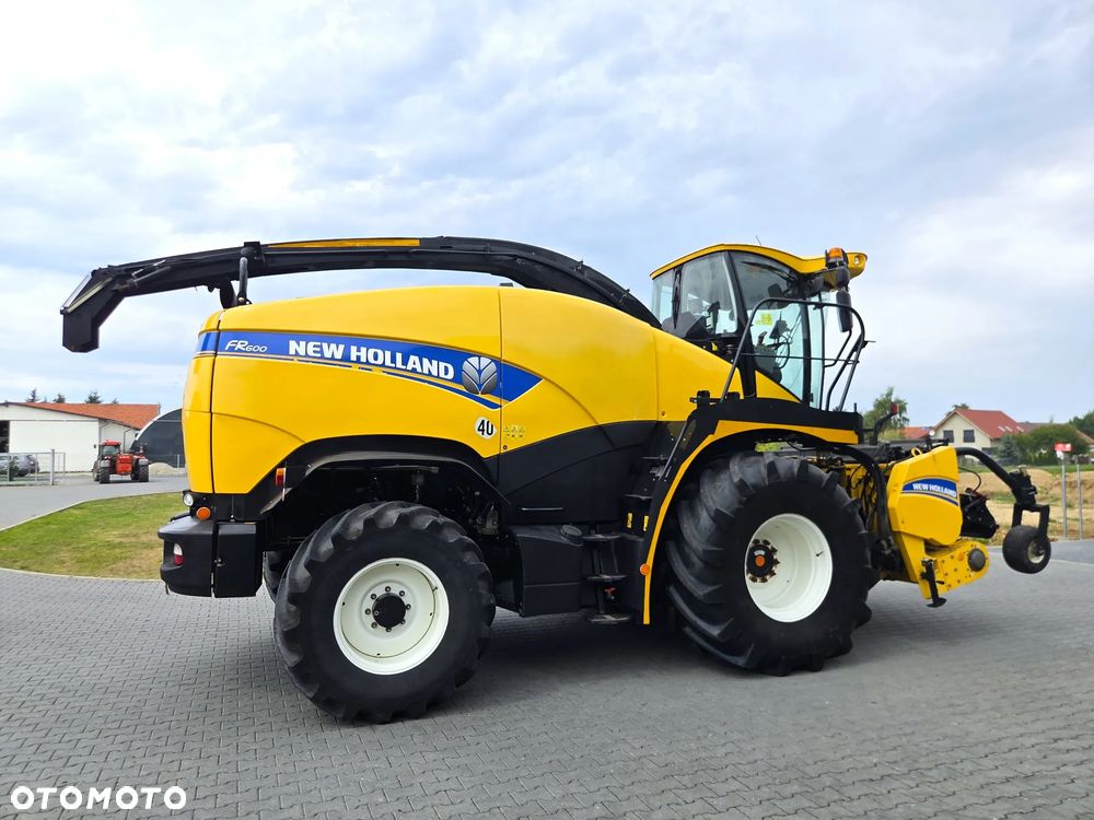 New Holland FR 600 2013 Rok, 4X4, Podbieracz , Przystawka Krone E-Collect 6000 FP, Nie Malowany, Stan Bardzo Dobry - 9