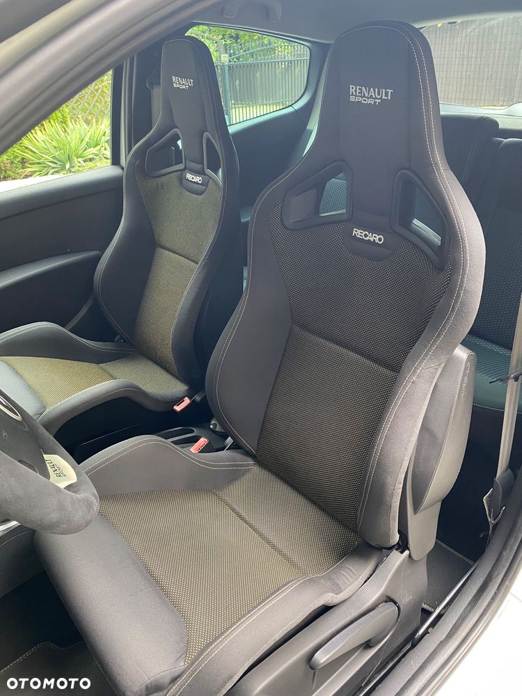 Renault Clio - 10
