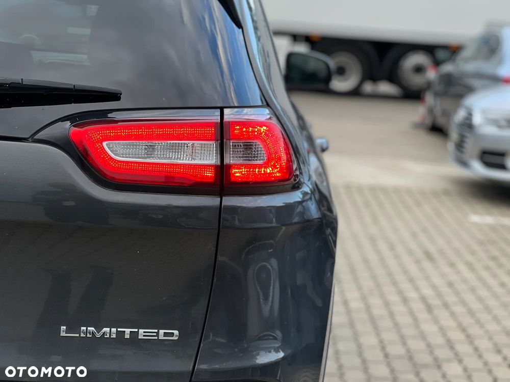 Jeep Cherokee - 11