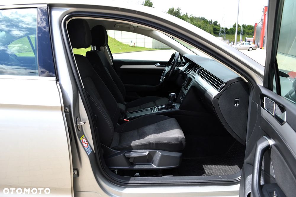 Volkswagen Passat 1.8 TSI BMT Comfortline DSG - 11