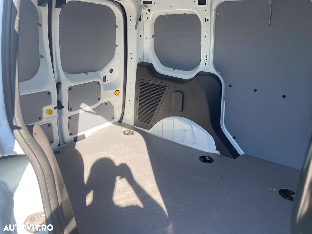 Ford Transit Connect - 9