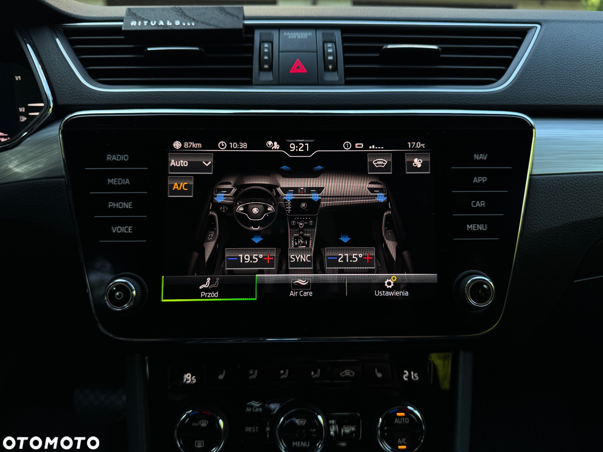 Skoda Superb 1.5 TSI Ambition DSG - 25