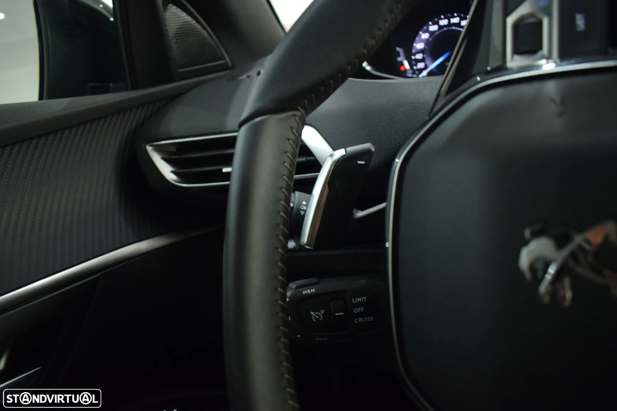 Peugeot 5008 1.2 PureTech Allure EAT8 - 12