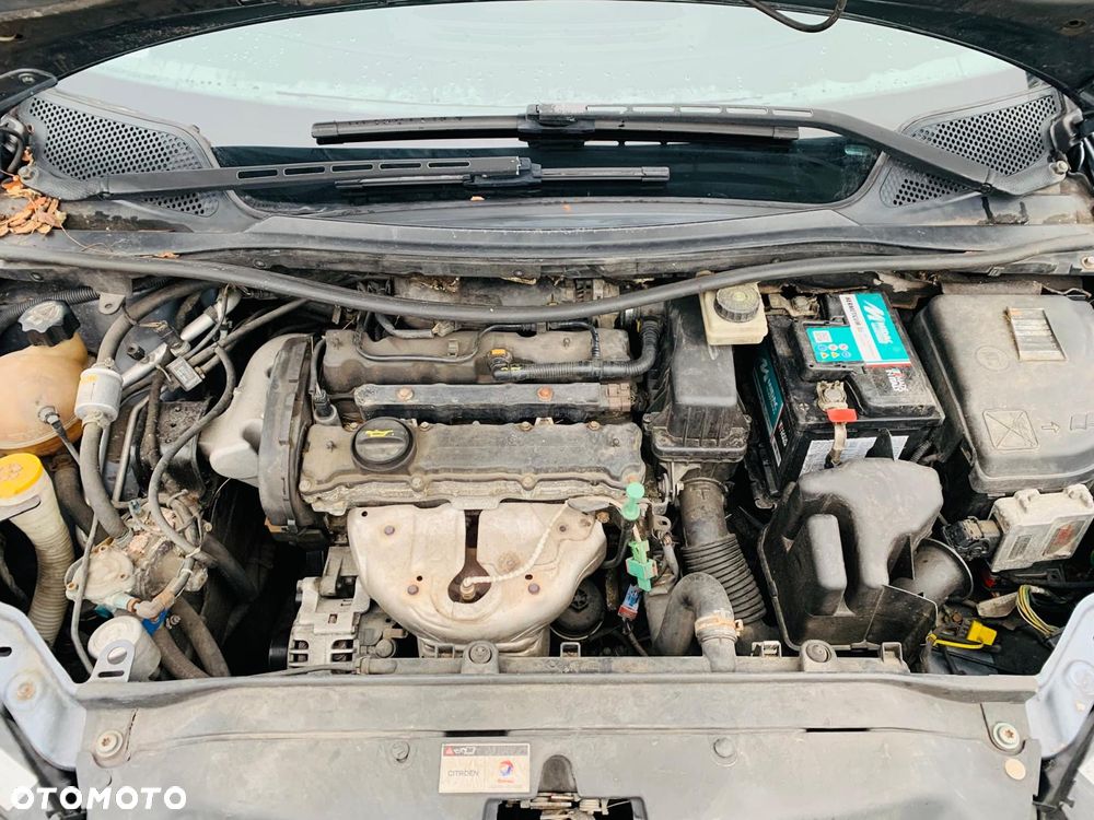 Citroën C4 1.6 16V Confort - 7