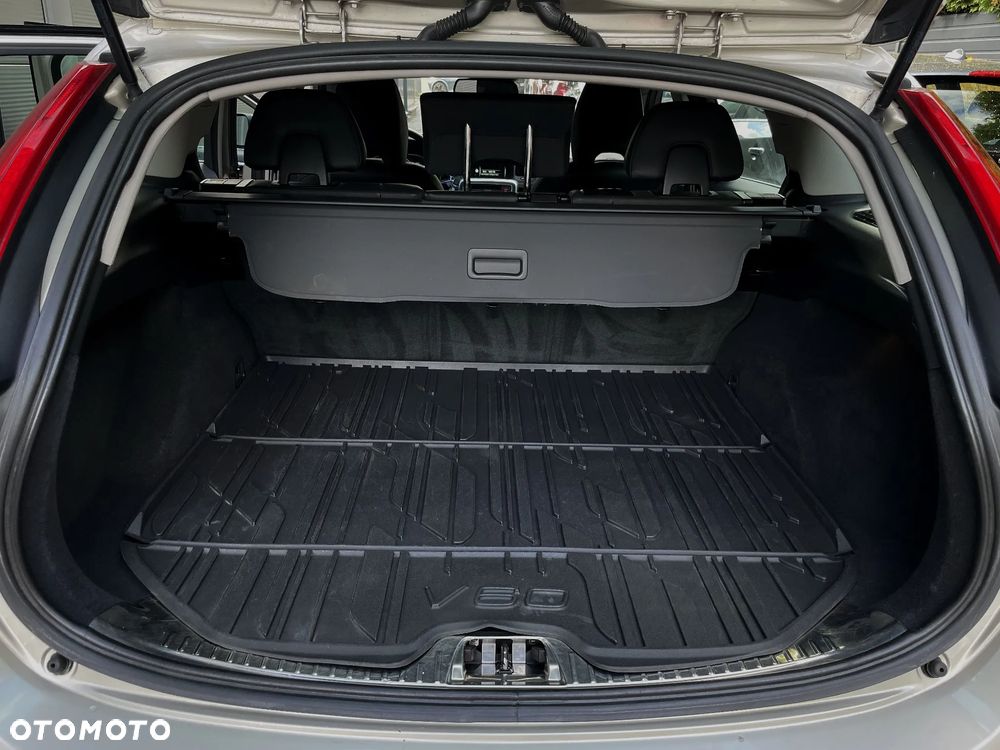 Volvo V60 D2 Momentum - 35