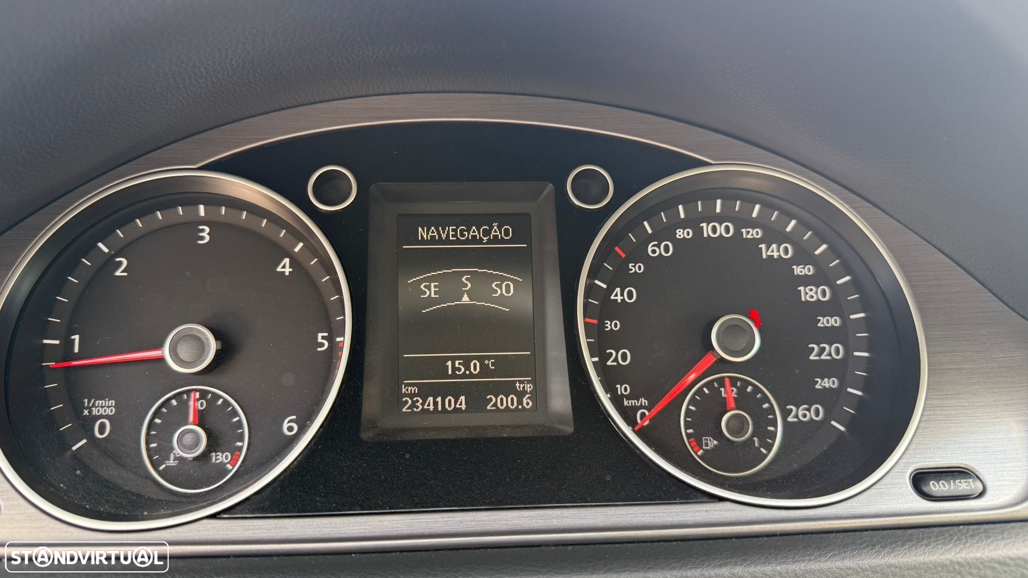 VW Passat 2.0 TDI Highline - 27