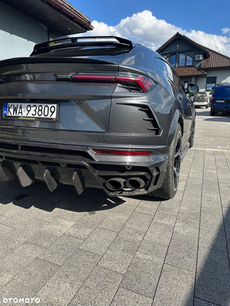 Lamborghini Urus - 10