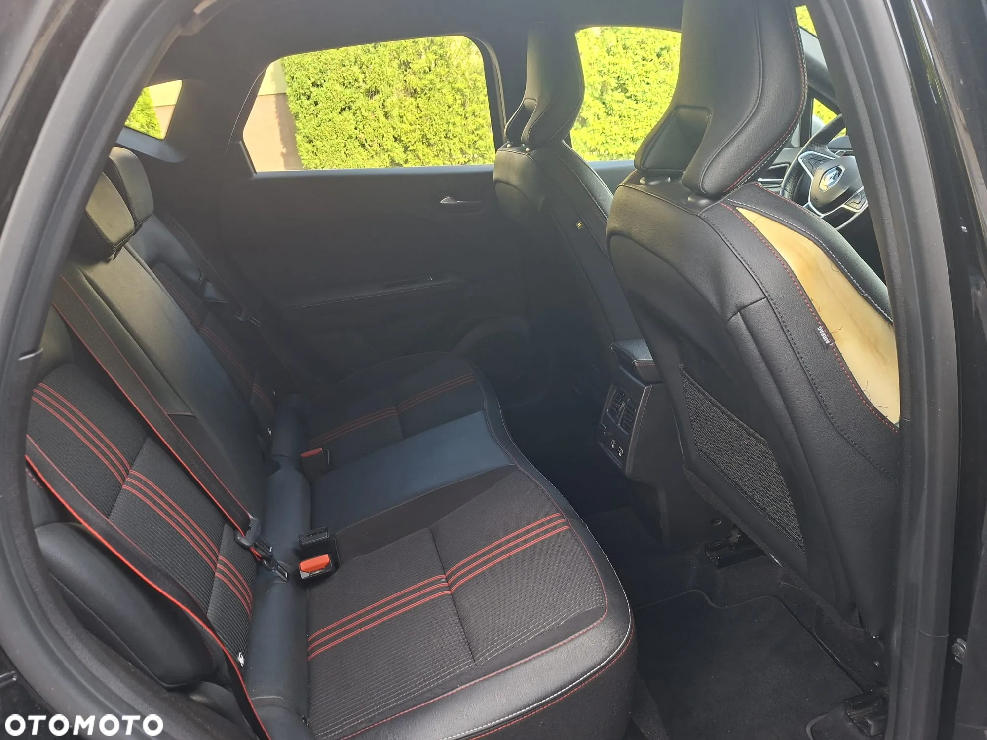Renault Captur TCe 140 EDC GPF R.S LINE - 15