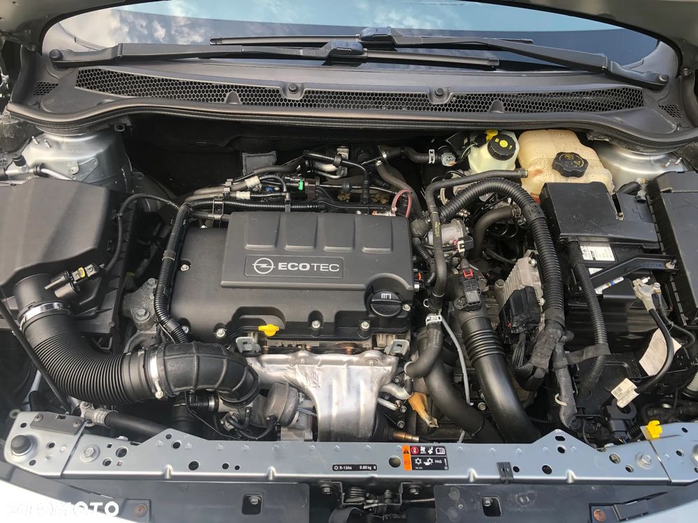 Opel Astra 1.4 Turbo - 23