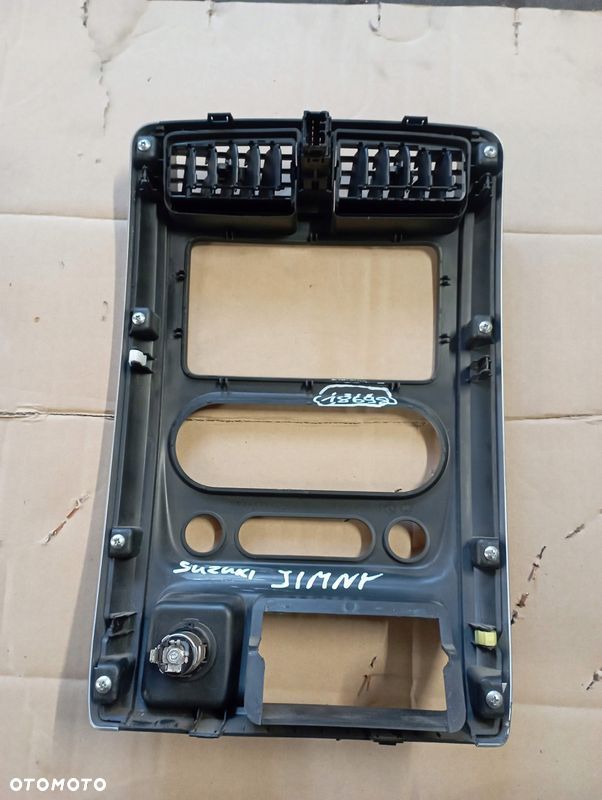 SUZUKI JIMNY III 3 RAMKA RADIA KRATKA NAWIEWU ŚRODKOWA 73821-76J2 - 5
