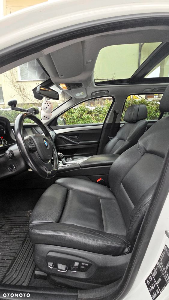 BMW Seria 5 520d xDrive - 15
