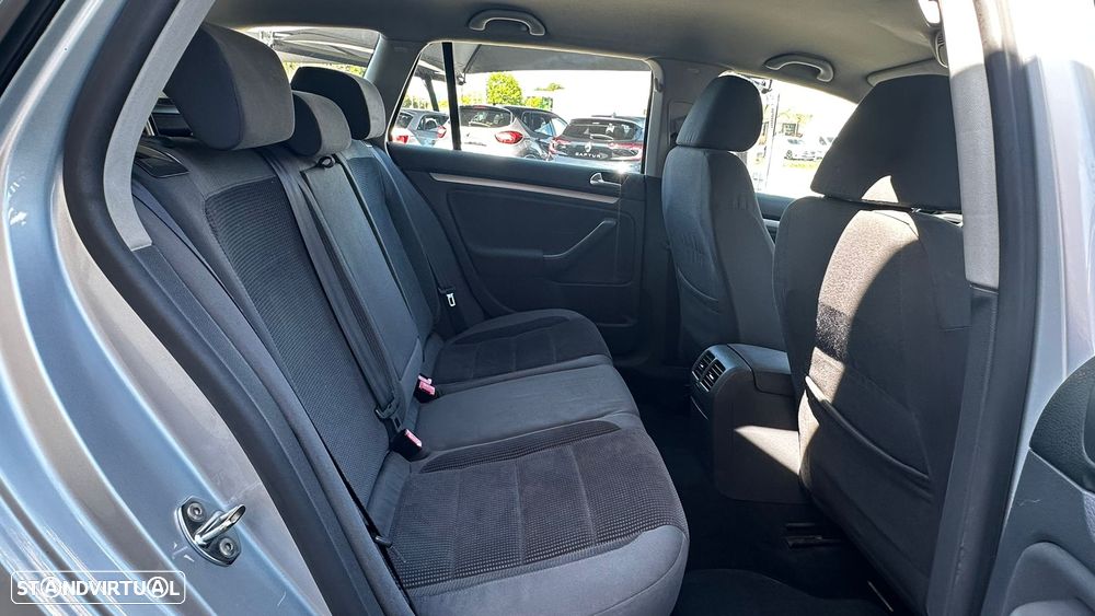 VW Golf 1.9 TDi BlueM. Confortline - 15