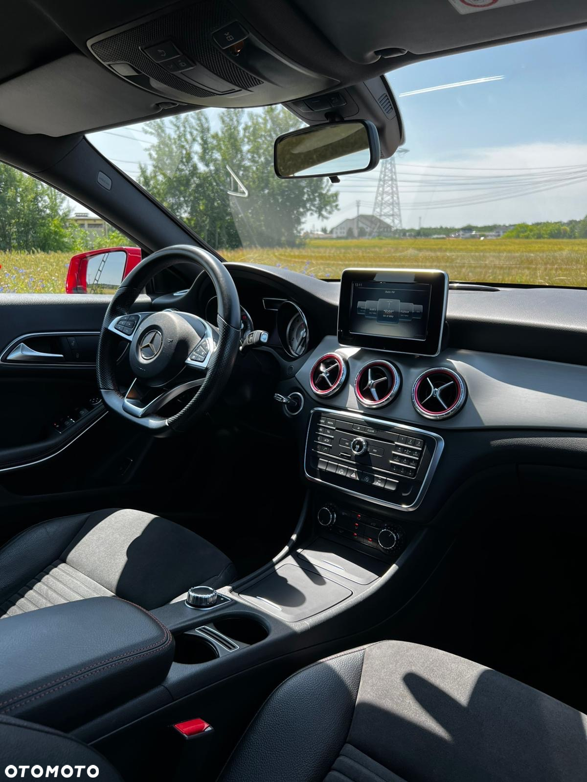 Mercedes-Benz CLA - 12