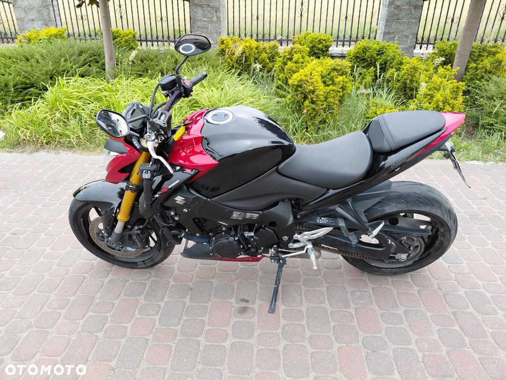 Suzuki GSX - 3