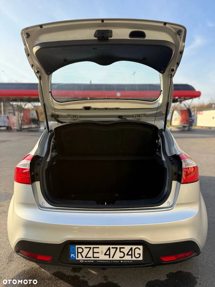 Kia Rio - 13