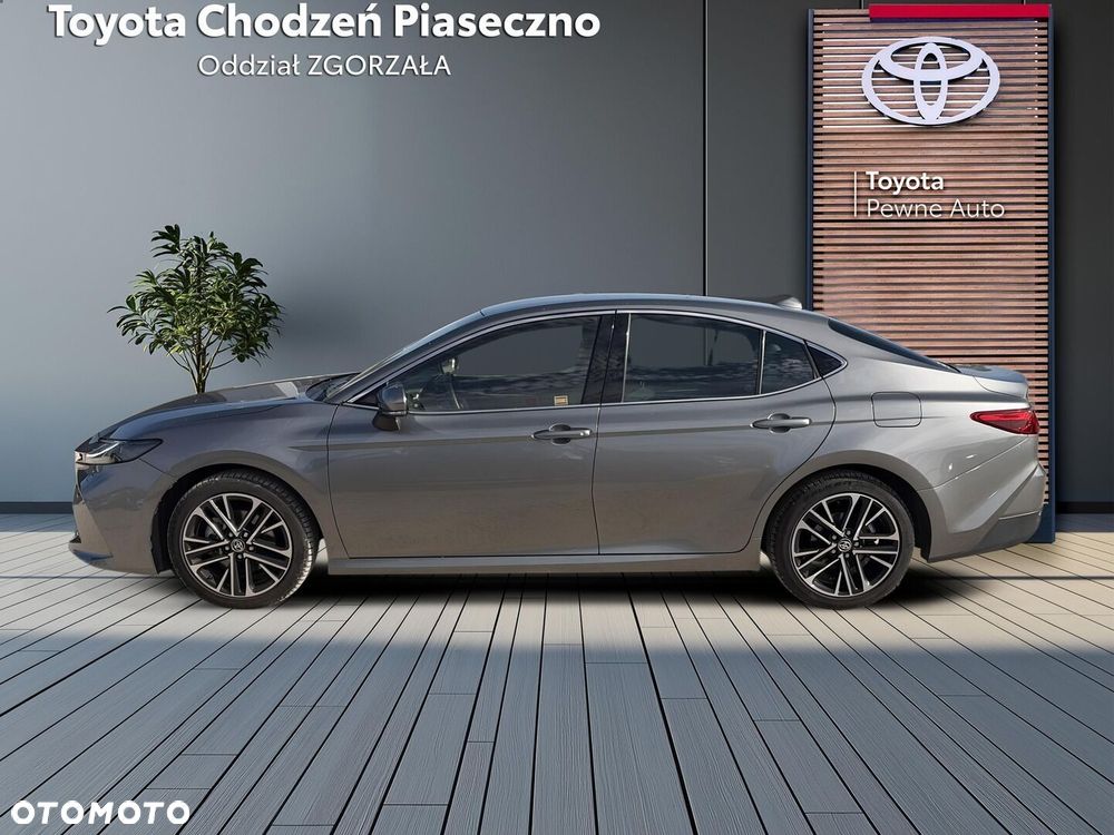 Toyota Camry 2025 photo 2