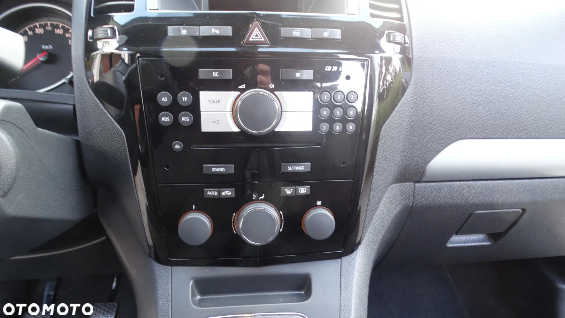 Opel Zafira 1.8 Cosmo - 22
