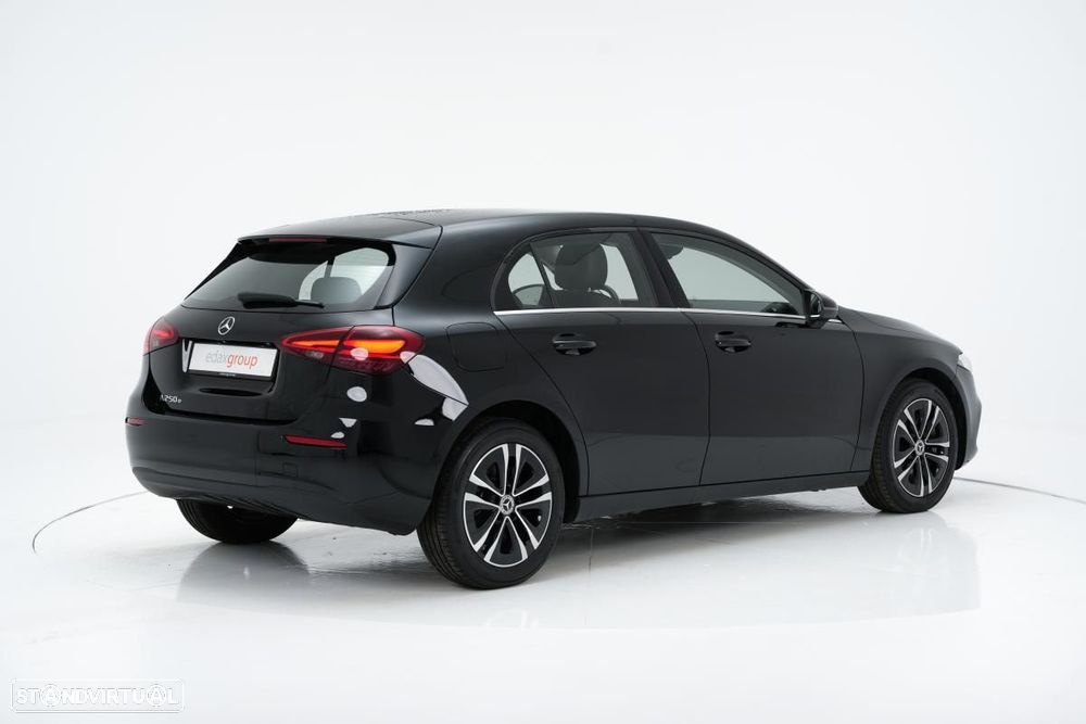 Mercedes-Benz A 250 e - 3