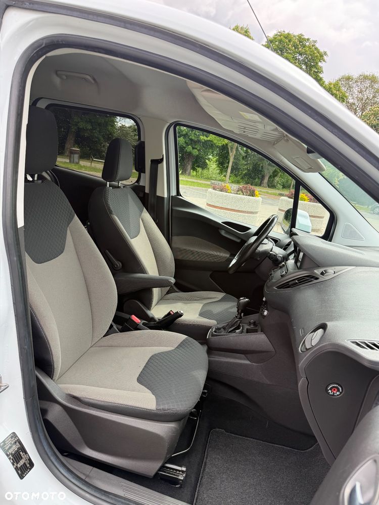 Ford Tourneo Courier 1.5 TDCi Trend - 21