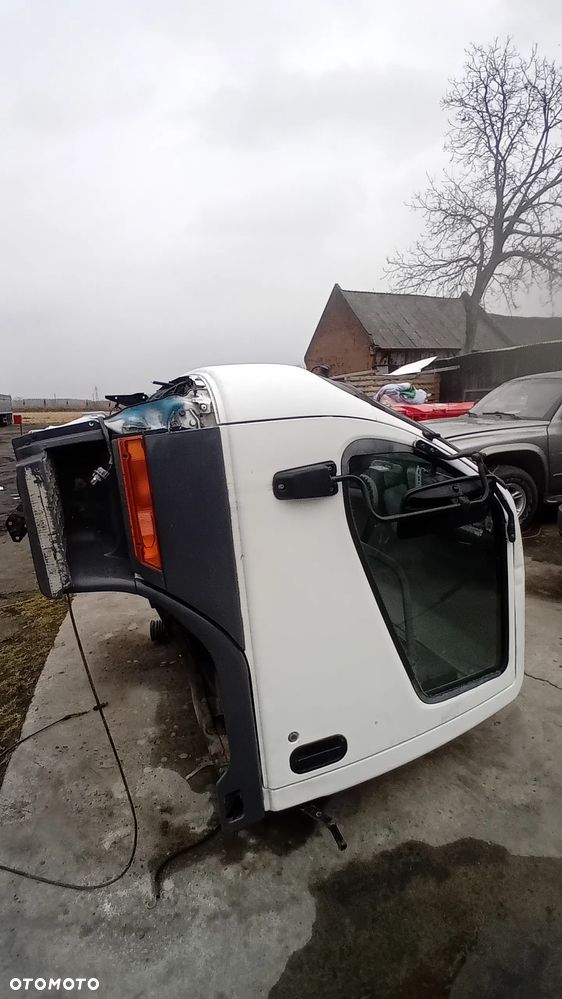 Kabina do Mitsubishi Canter - 3
