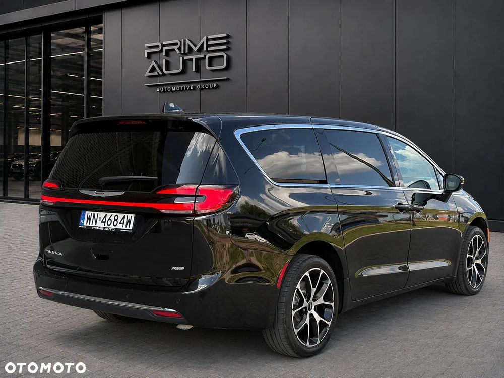 Chrysler Pacifica - 10