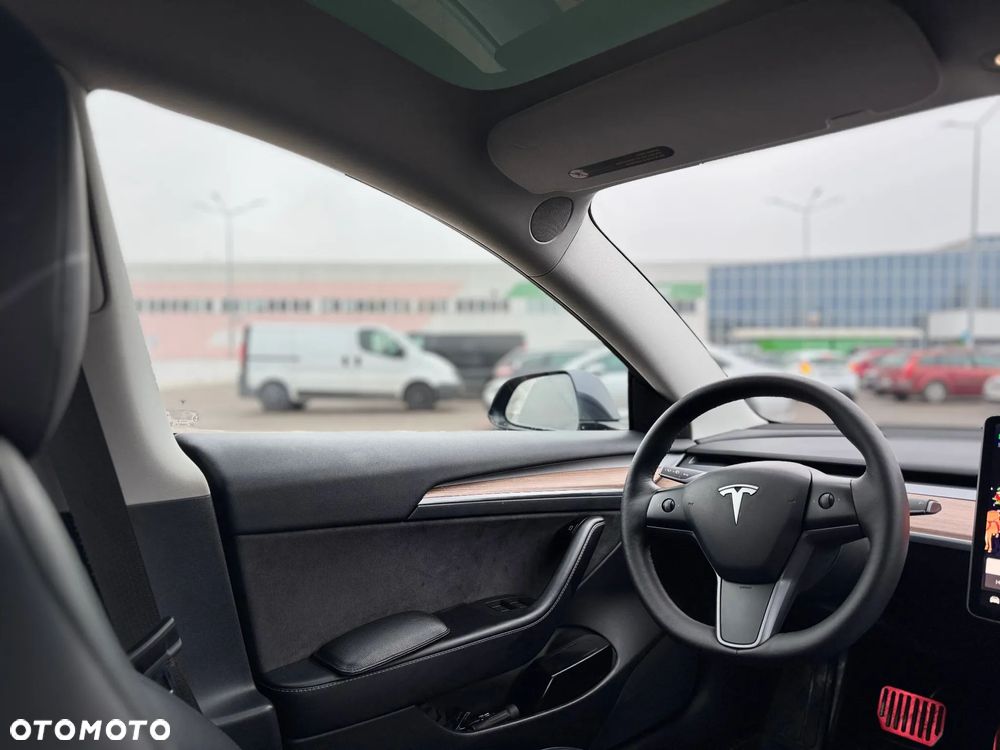 Tesla Model 3 RWD - 24