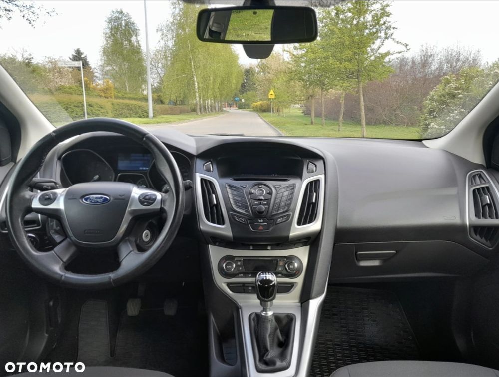 Ford Focus 1.6 TDCi DPF SYNC Edition - 6