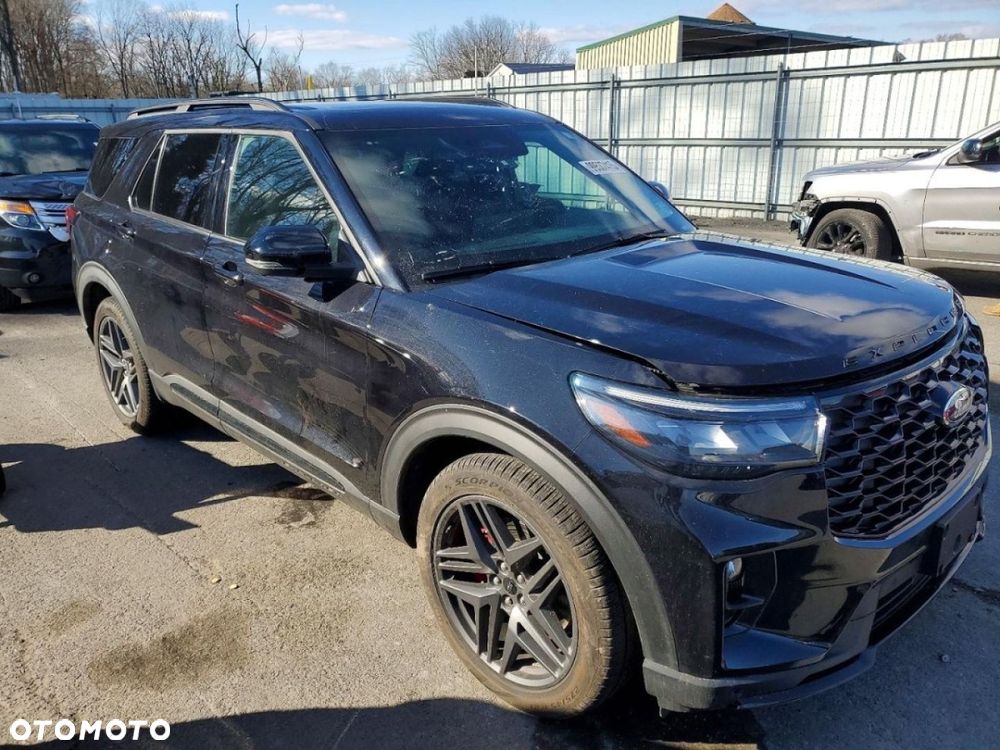 Ford Explorer - 2