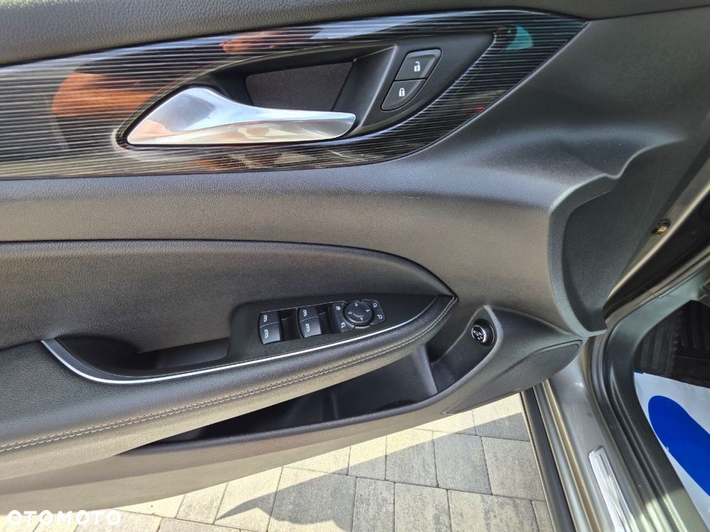 Opel Insignia - 11